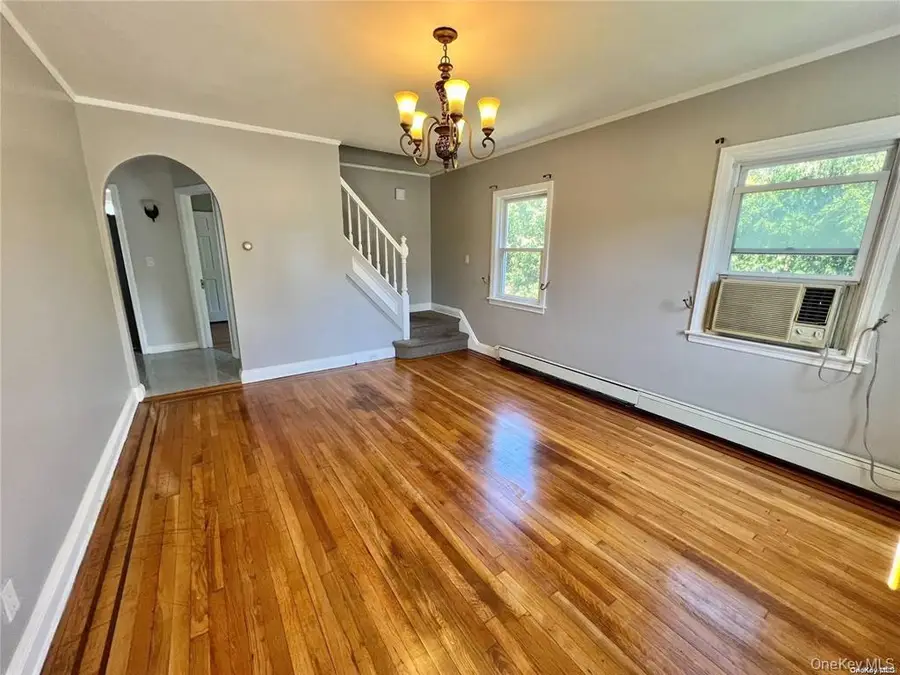 217 Hillside Avenue, New Hyde Park, NY 11040 - Image #3