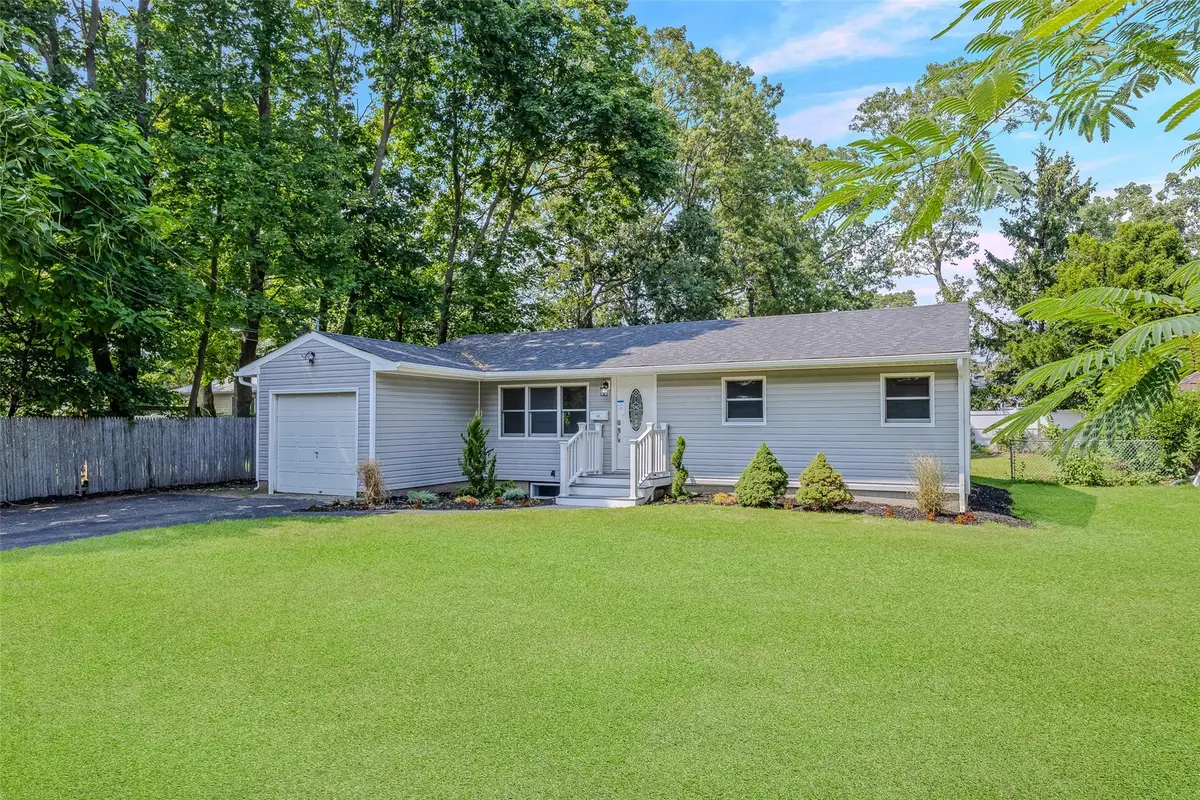 4991 Express Drive N, Lake Ronkonkoma, NY 11779 - Image #1