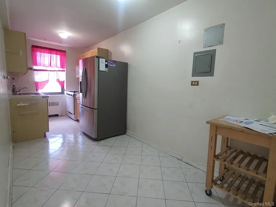 90-09 Northern Boulevard #303, Jackson Heights, NY 11372 - Image #2