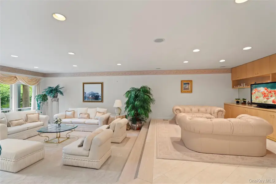 35 Tiffany Circle, Manhasset, NY 11030 - Image #2