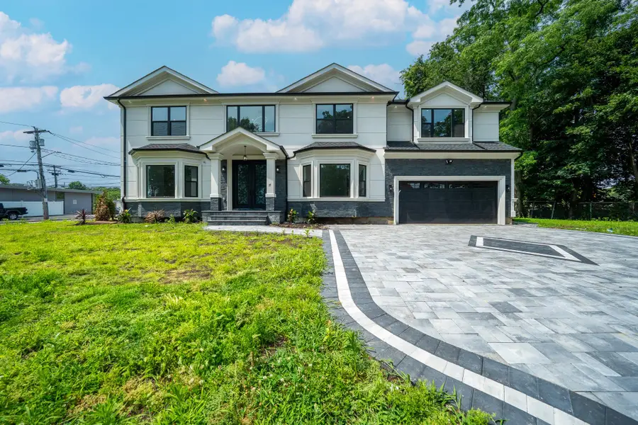 17 Park Drive East, Syosset, NY 11791 - Image #2