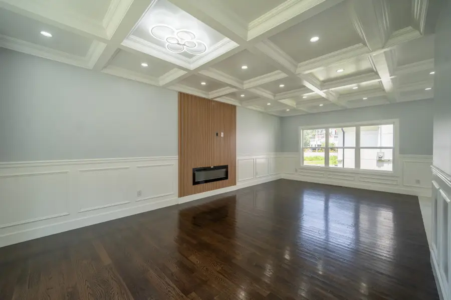 17 Park Drive East, Syosset, NY 11791 - Image #3