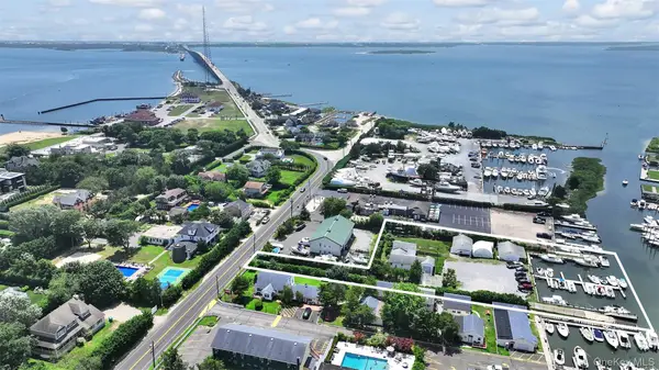 74 Foster Avenue, Hampton Bays, NY 11946