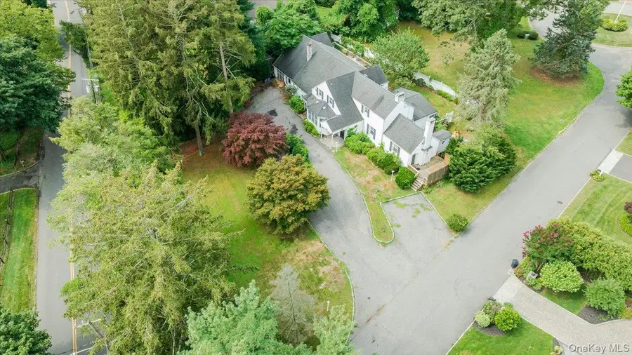 221 Huntington Bay Road, Huntington, NY 11743 - Image #3