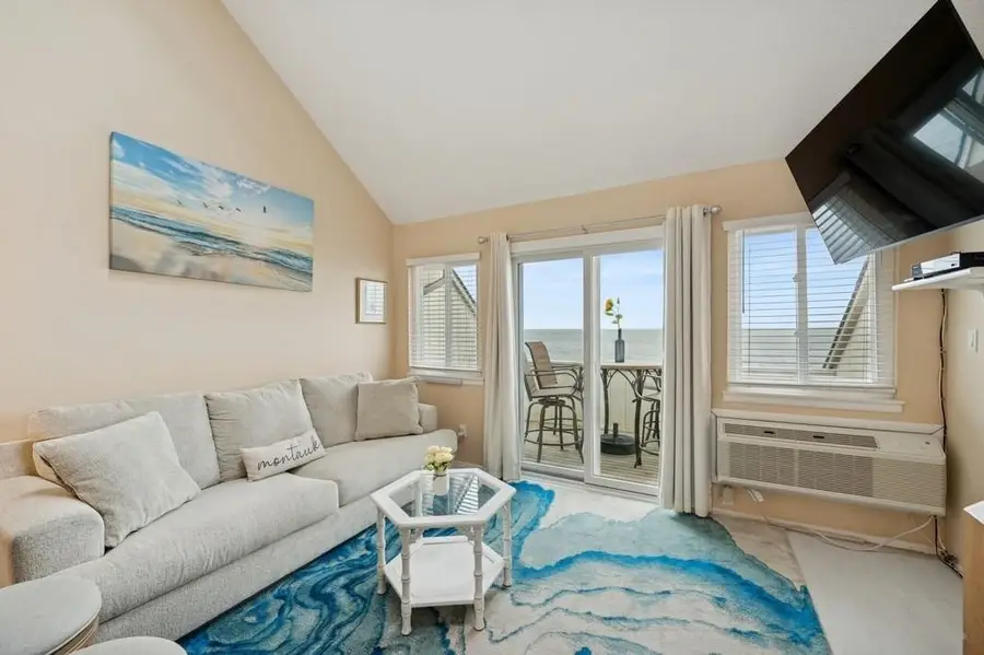 22 Soundview Drive #207, Montauk, NY 11954 - Image #3