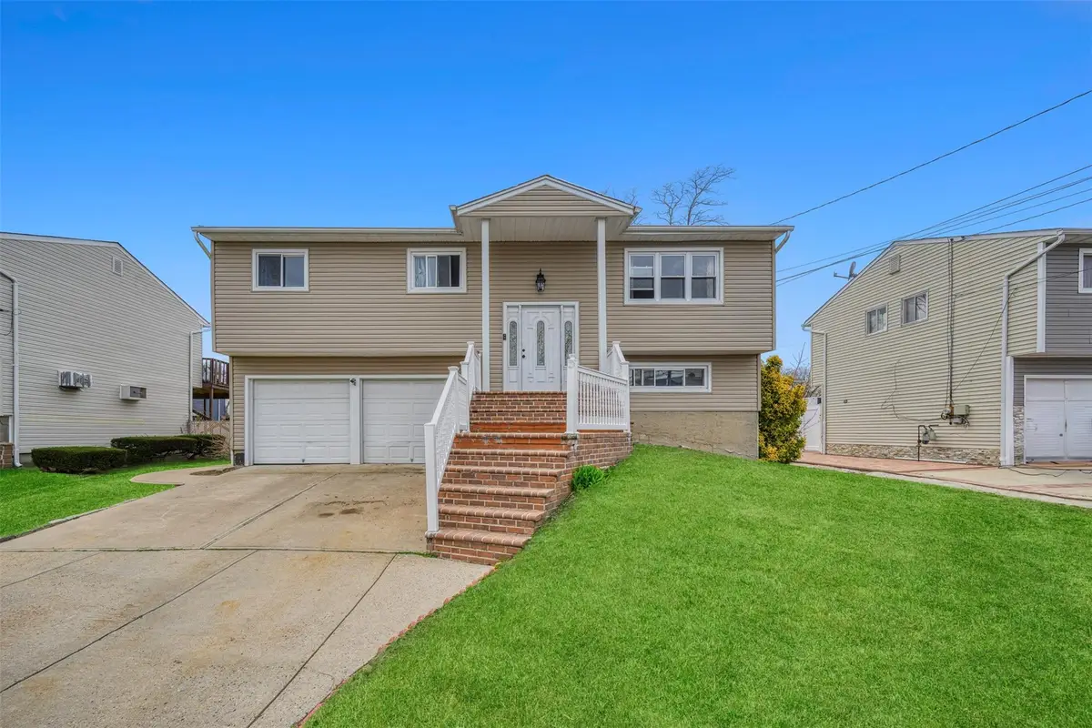 3 Ozone Place, Massapequa, NY 11758 - Image #1