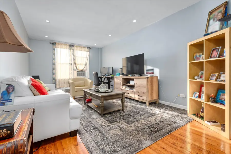 6730 Clyde Street #5T, Forest Hills, NY 11375 - Image #2