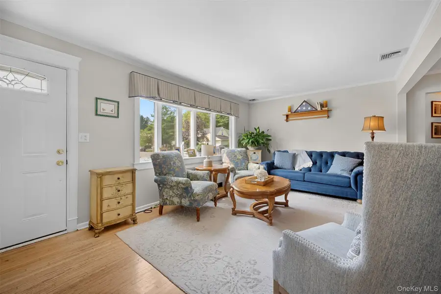 144 Radcliff Drive, East Norwich, NY 11732 - Image #3