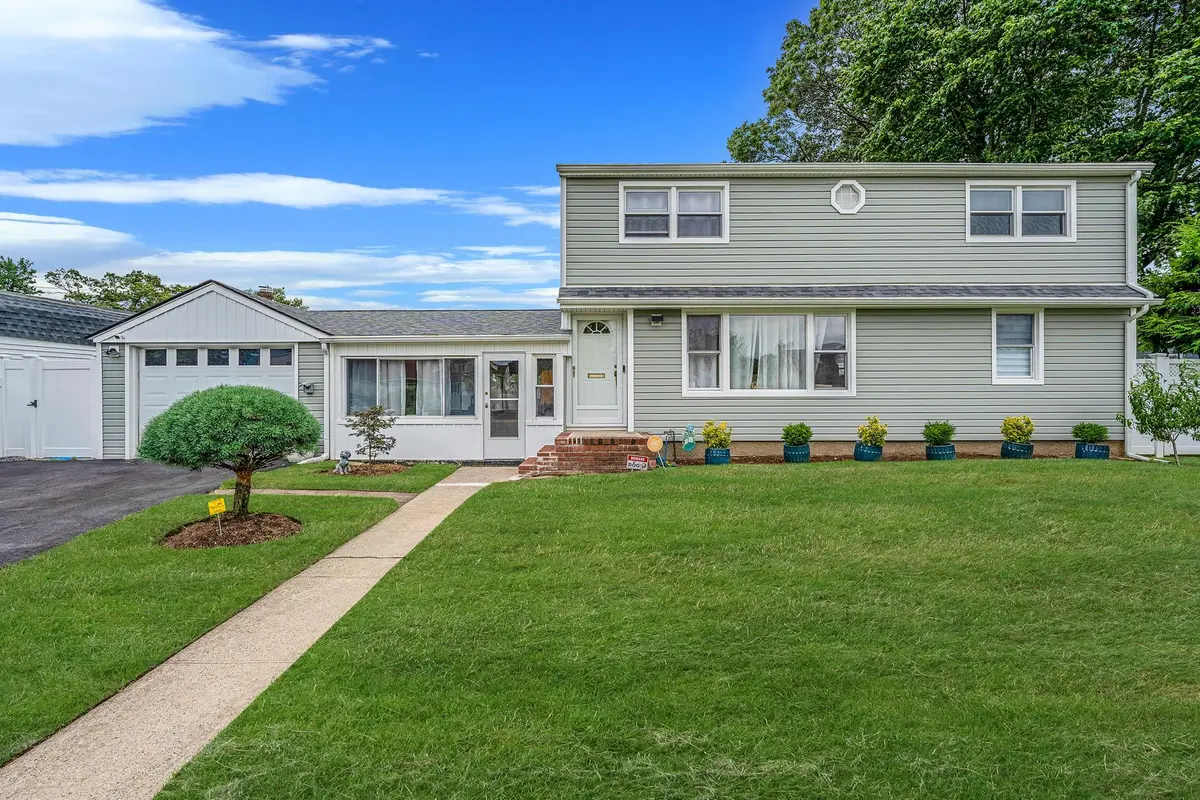 1031 Jerome Road, Franklin Square, NY 11010 - Image #1