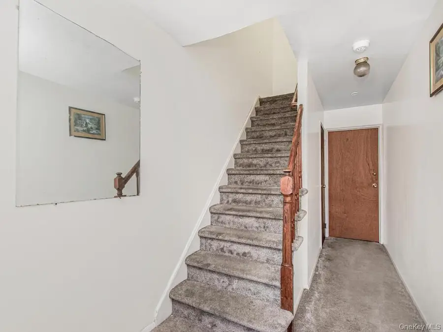 3863 Laconia Avenue, Bronx, NY 10469 - Image #2