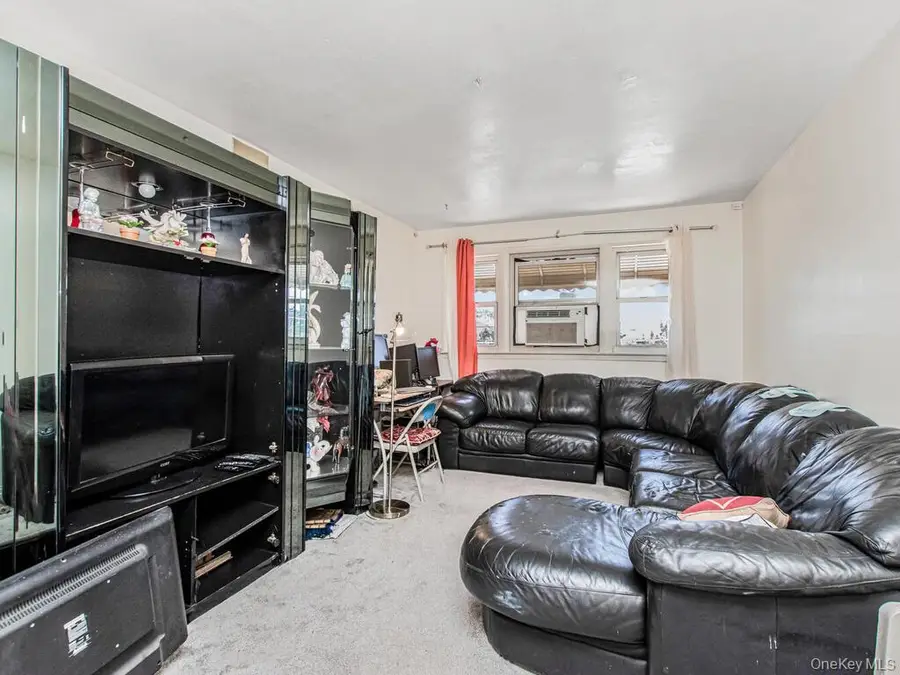 3863 Laconia Avenue, Bronx, NY 10469 - Image #3