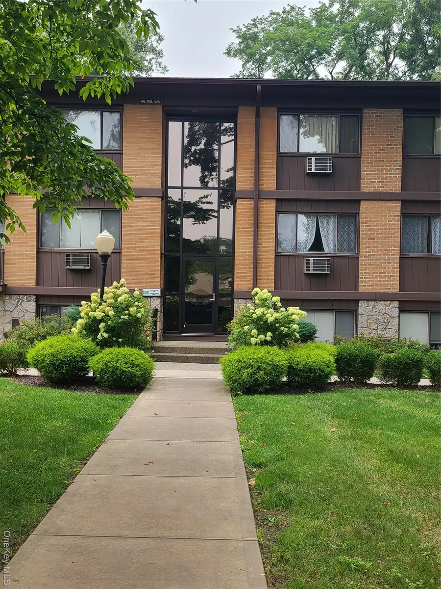 10 Oakwood Terrace #18, New Windsor, NY 12553 - Image #2