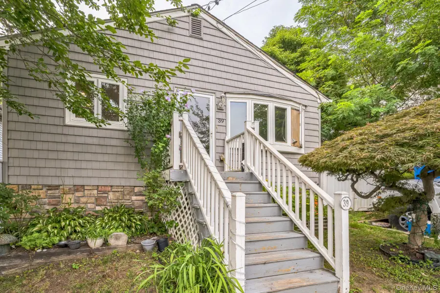 39 Willow Road, Rocky Point, NY 11778 - Image #2