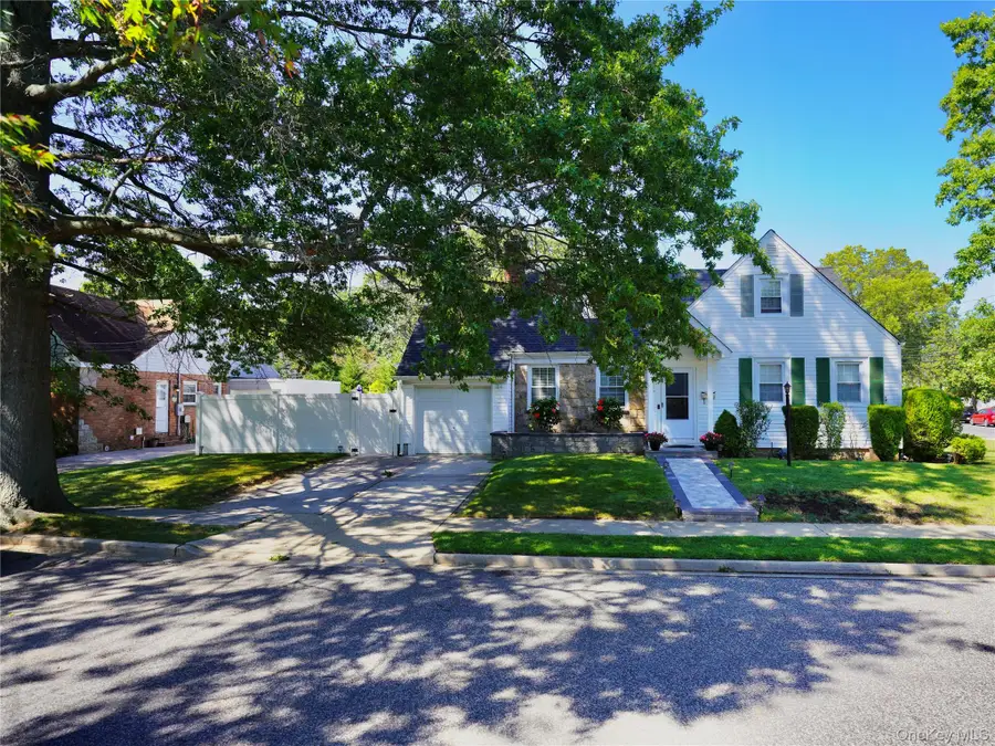 495 Emerson Avenue, Baldwin, NY 11510 - Image #2