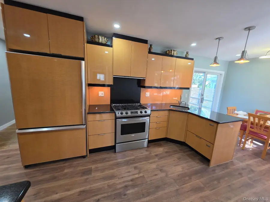 2711 W Alder Road, Bellmore, NY 11710 - Image #2