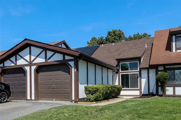 5 Amesworth Court, Middle Island, NY 11953