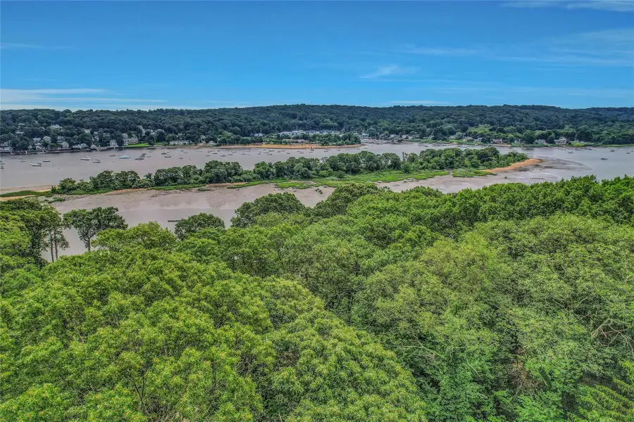 25 Spring Hollow Road, Centerport, NY 11721 - Image #2