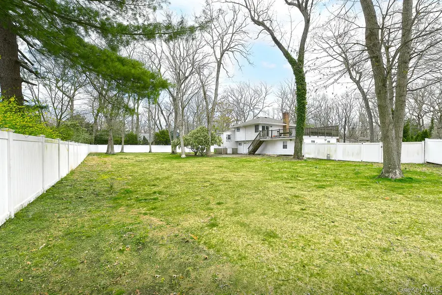 5 Shadywood Court, Huntington, NY 11743 - Image #2