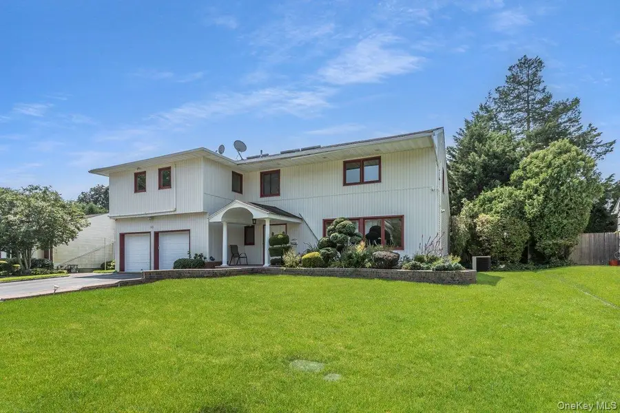 83 The Dell, Searingtown, NY 11507 - Image #2