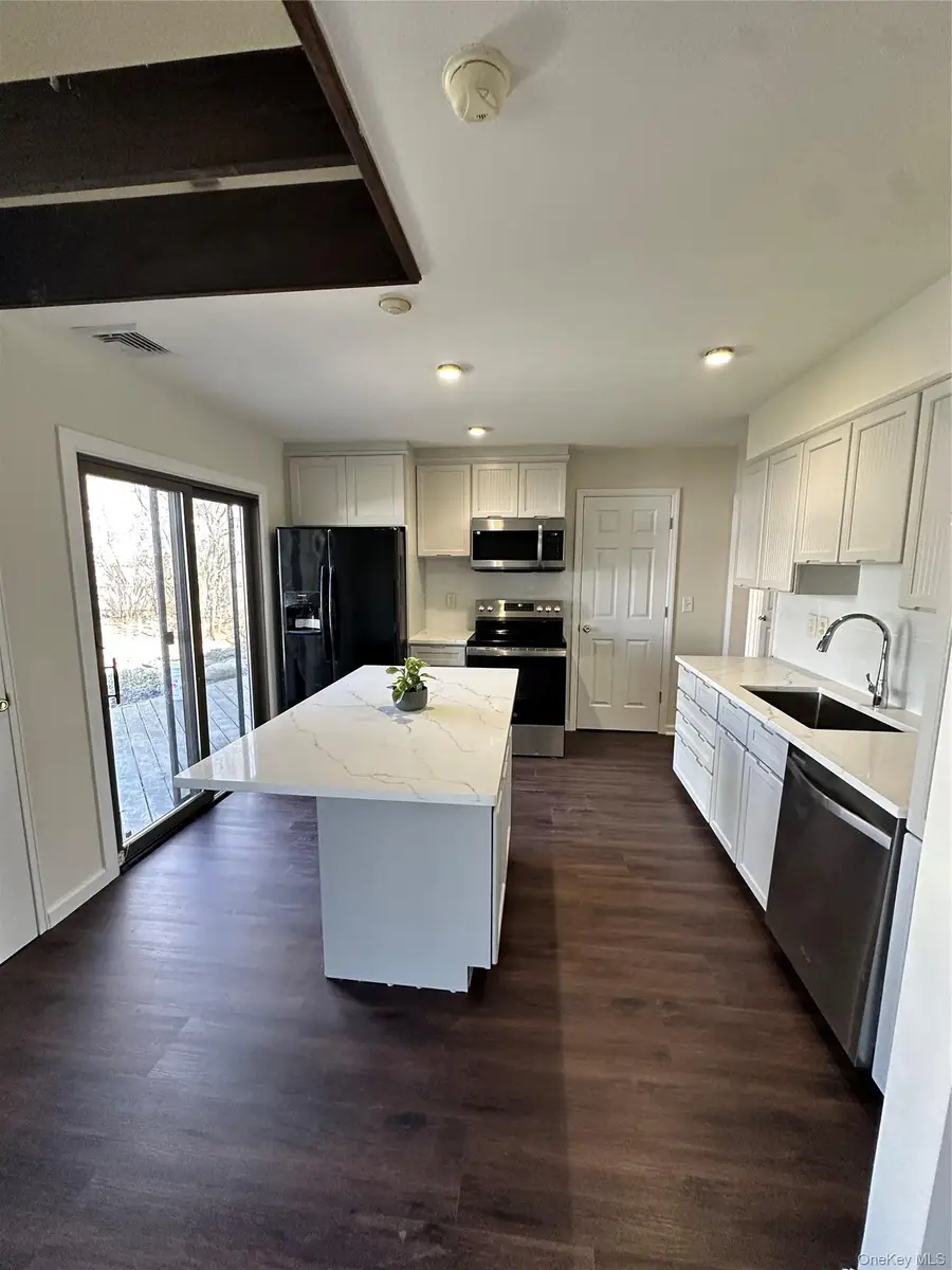 39 Comerford Street, Port Jefferson Station, NY 11776 - #2