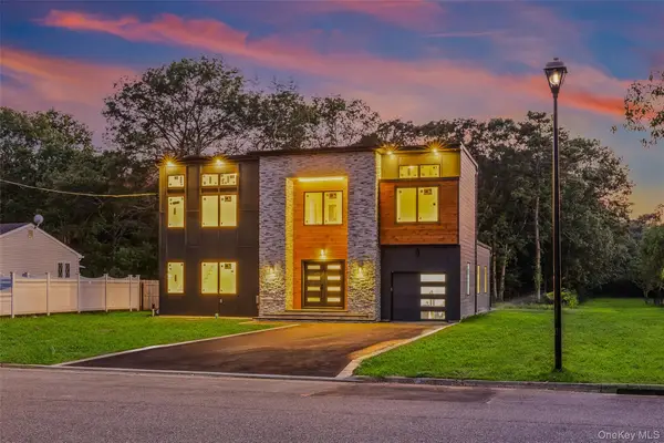 26 Tremont Avenue, Patchogue, NY 11772