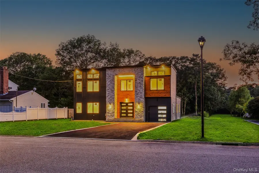 26 Tremont Avenue, Patchogue, NY 11772 - Image #3