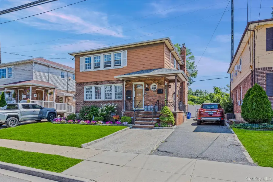 375 Cochran Place, Valley Stream, NY 11581 - Image #3