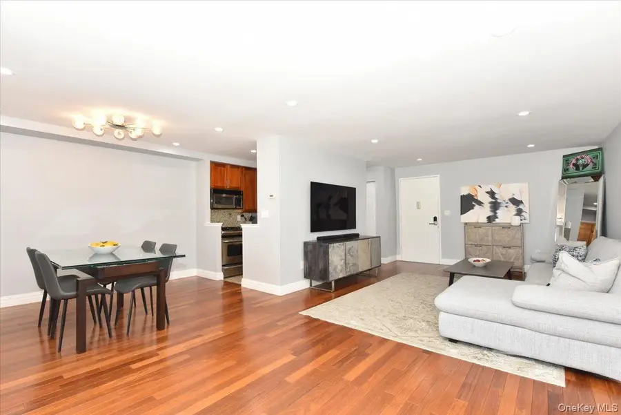 320 E Shore Road #2-A, Great Neck, NY 11023 - Image #2