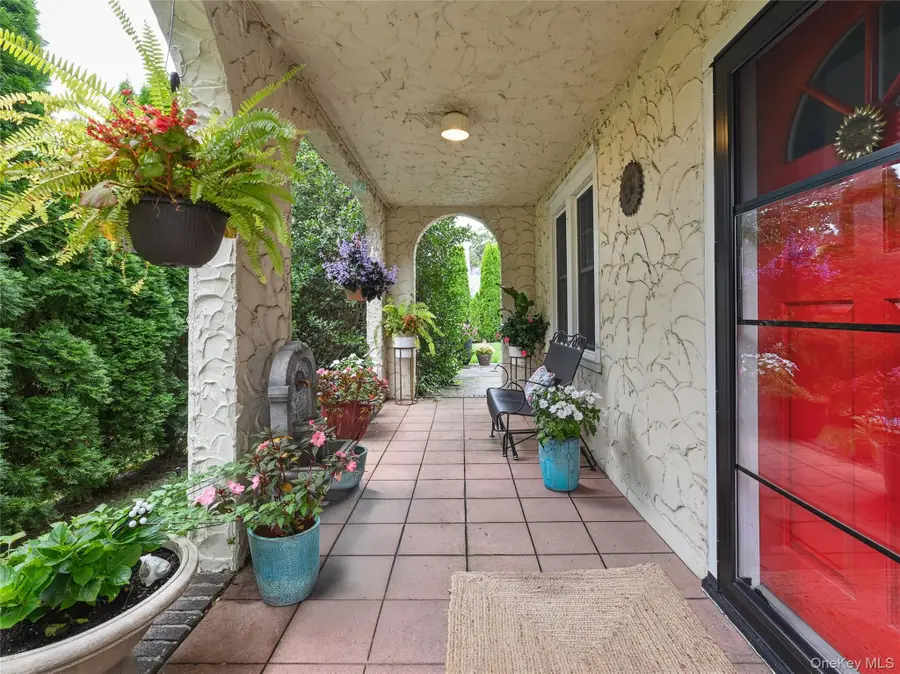 23 Fraser Street, Pelham, NY 10803 - Image #2