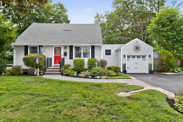 849 Udall Road, West Islip, NY 11795