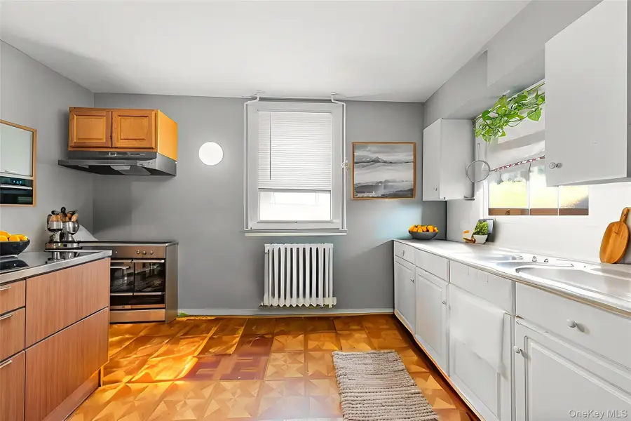 9 Willow Street, Glen Cove, NY 11542 - Image #3