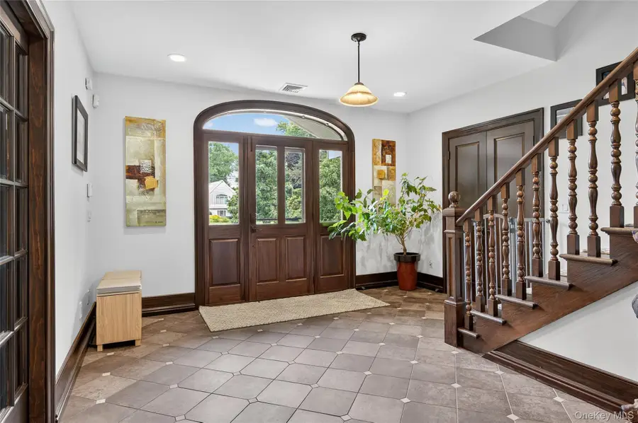 23 Gloria Lane, Huntington, NY 11743 - Image #3