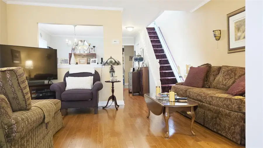 4330 248th Street, Little Neck, NY 11363 - Image #3