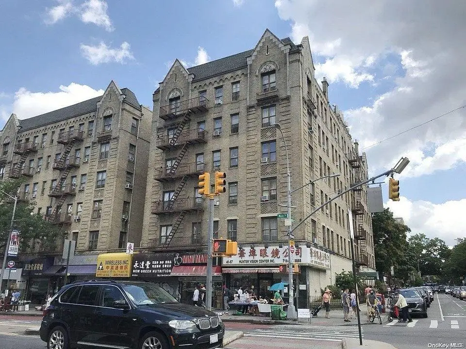 136-05 Sanford Avenue #3D, Flushing, NY 11355 - Image #1