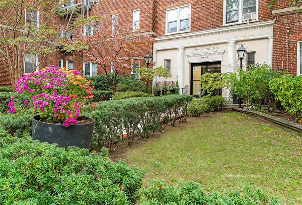 68-63 108th Street #2D, Forest Hills, NY 11375