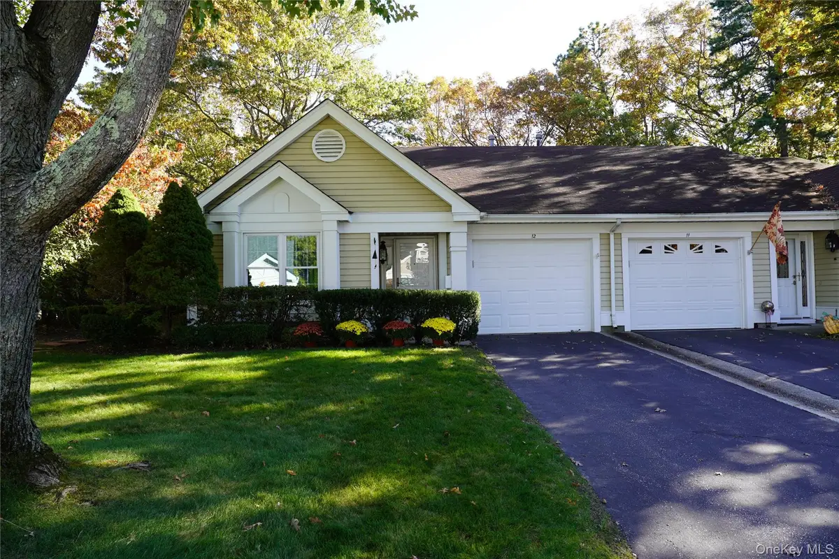 12 Baldwin Court, Ridge, NY 11961 - Image #1