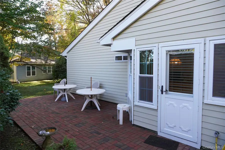 12 Baldwin Court, Ridge, NY 11961 - Image #3