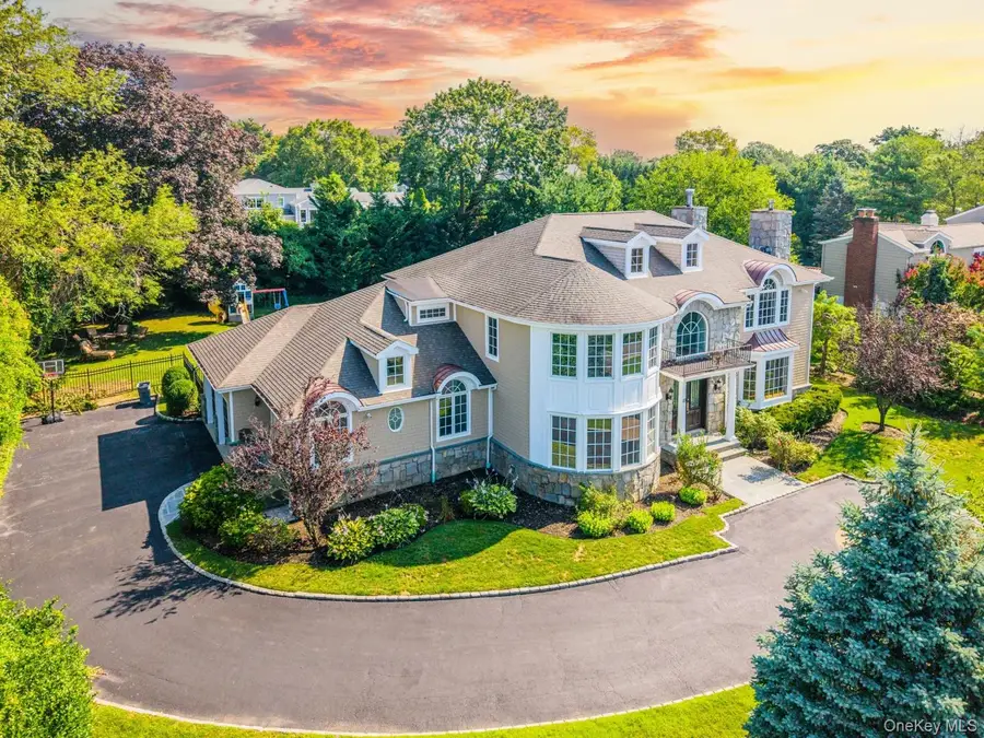 117 Crabapple Road, Manhasset, NY 11030 - Image #2