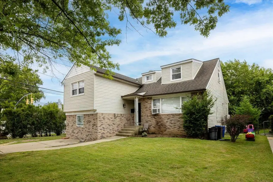 559 Arlington Place, Cedarhurst, NY 11516 - Image #2