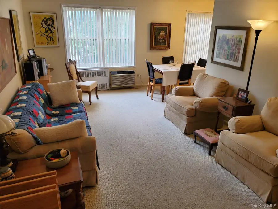 4727 Little Neck Pkwy Parkway #4G, Little Neck, NY 11362 - Image #2