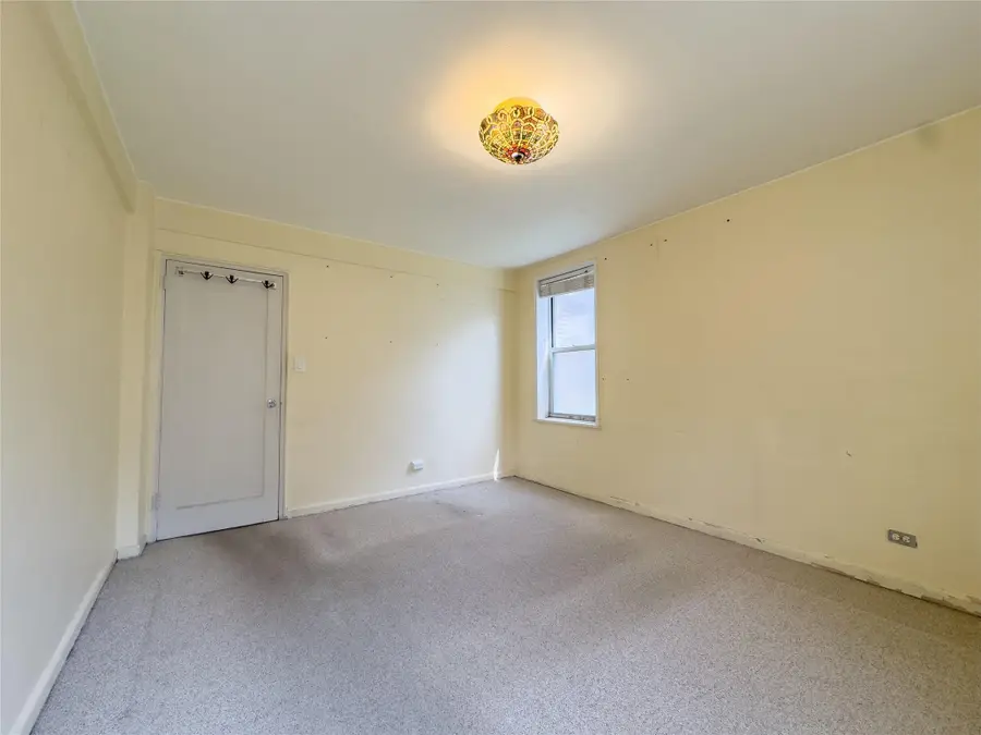 5615 SW Netherland Avenue Se #1E, Bronx, NY 10471 - Image #2