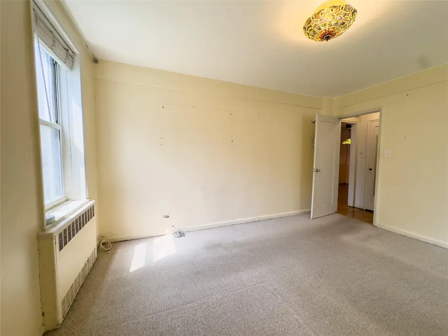 5615 SW Netherland Avenue Se #1E, Bronx, NY 10471 - Image #3