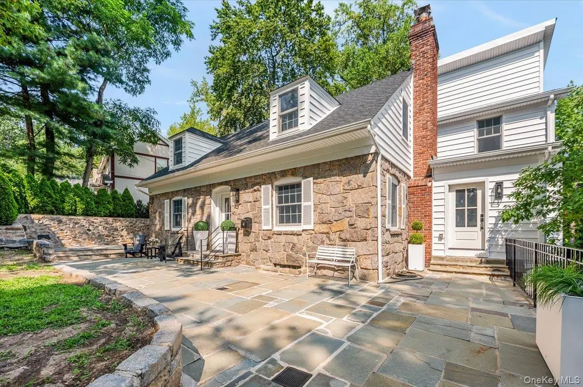 97 Station Road, Great Neck, NY 11023 - Image #1