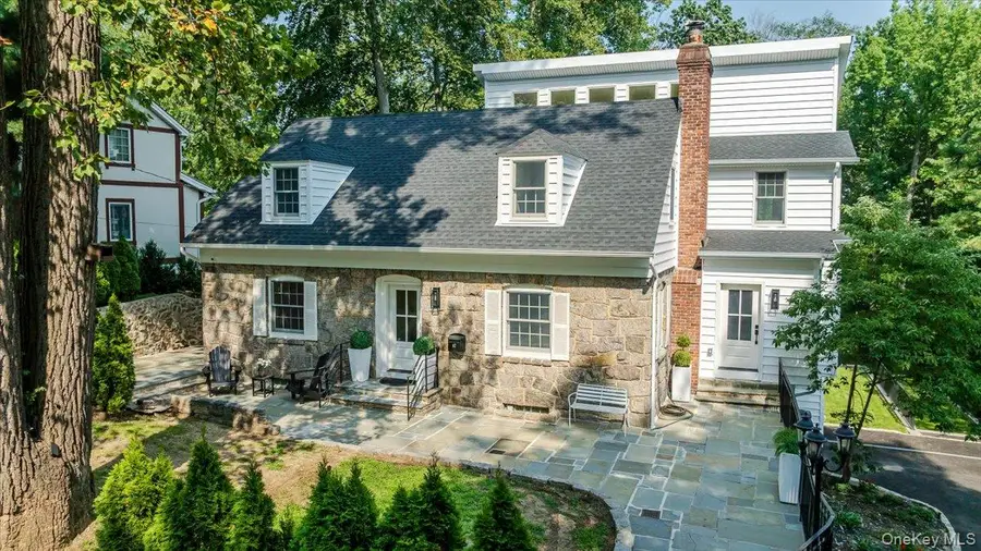 97 Station Road, Great Neck, NY 11023 - Image #3