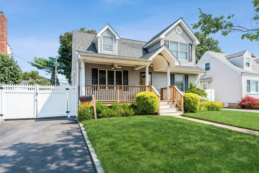 6 Arnold Street, Hicksville, NY 11801 - Image #2