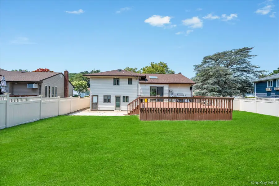 47 Country Drive, Plainview, NY 11803 - Image #2