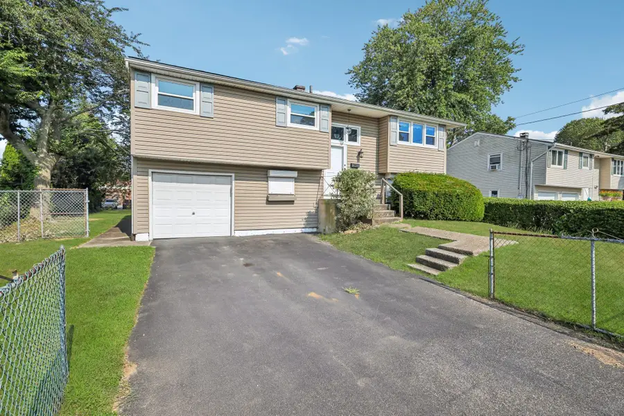47 Owens Street, Brentwood, NY 11717 - Image #2