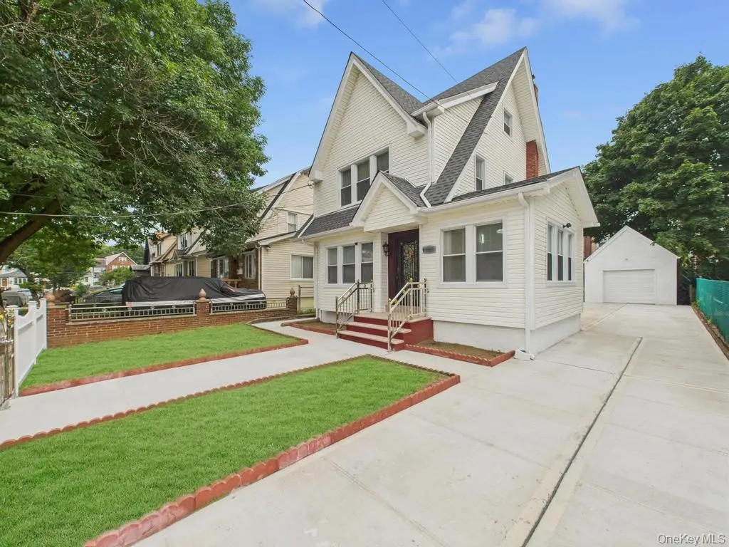 194-34 115th Road, Saint Albans, NY 11412 - Image #1