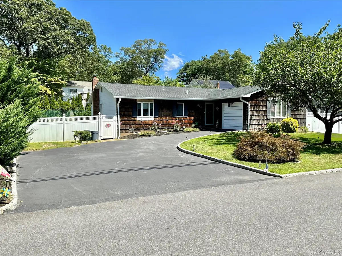 323 Wildwood Road, Ronkonkoma, NY 11779 - Image #1