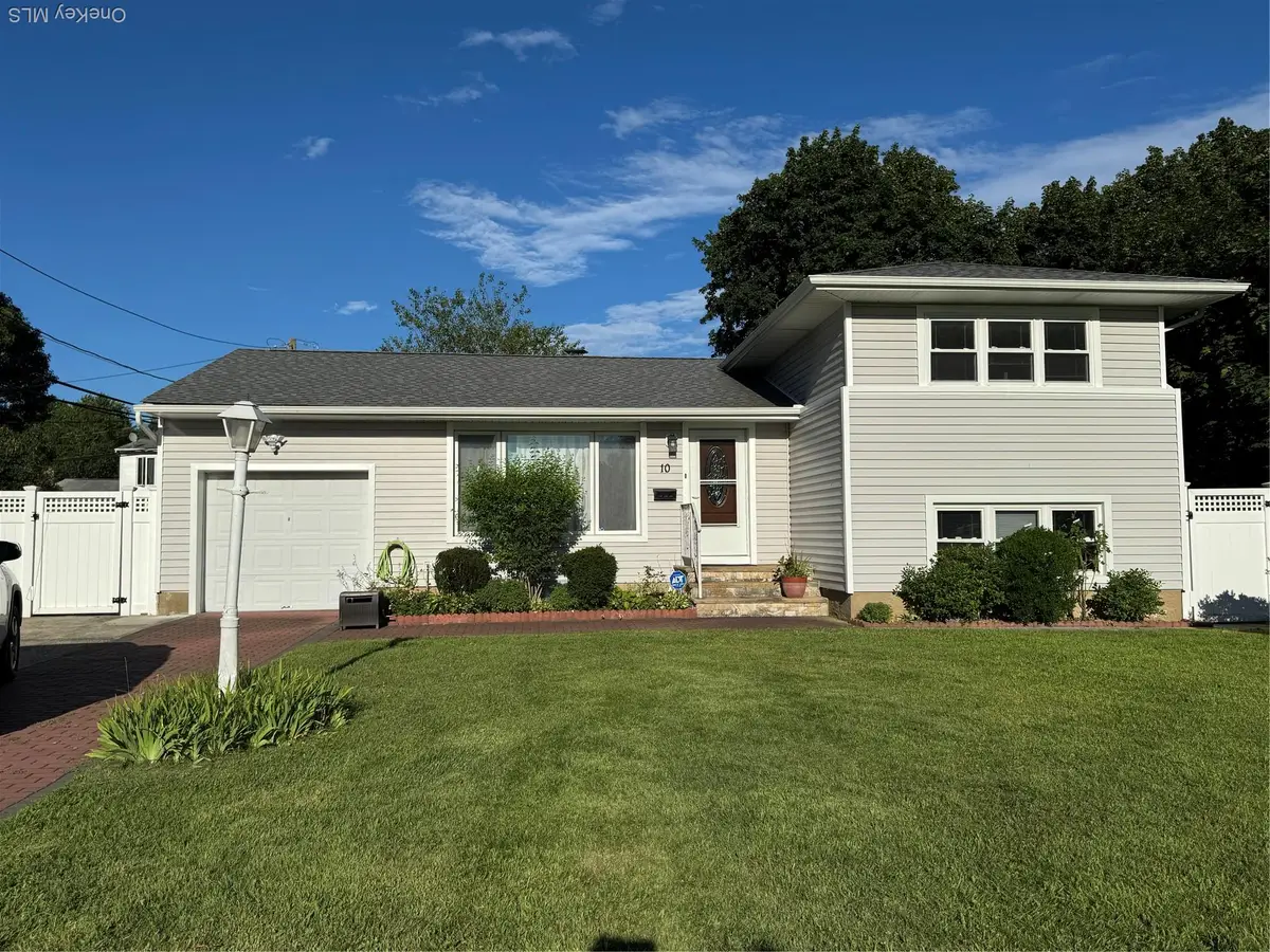 10 Otsego Place, Commack, NY 11725 - Image #1